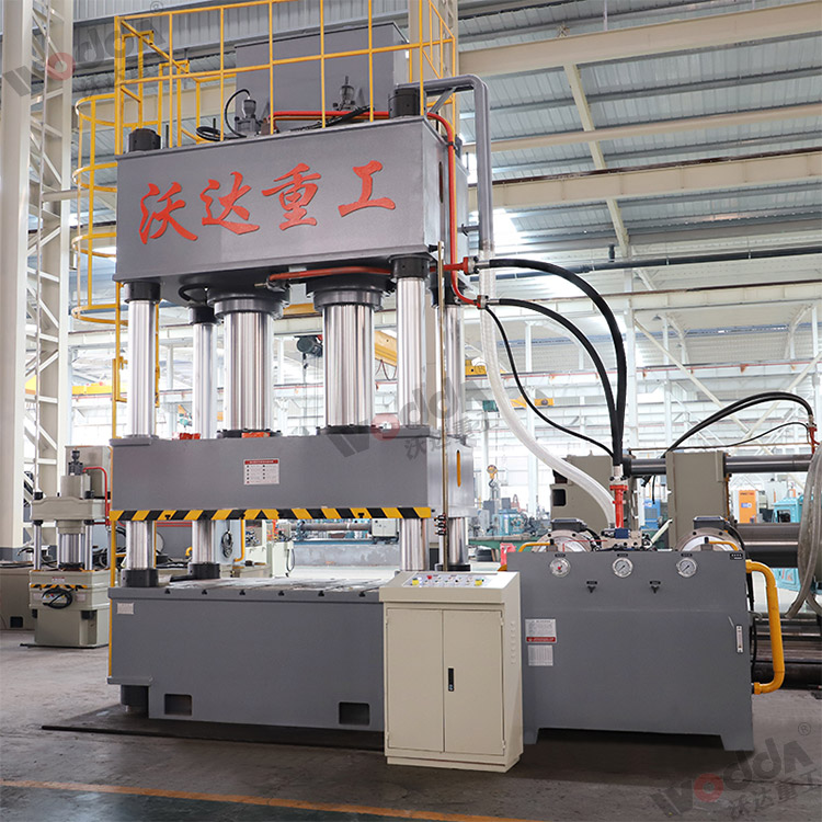 800噸三梁四柱液壓機(jī) 800噸三梁四柱液壓機(jī)