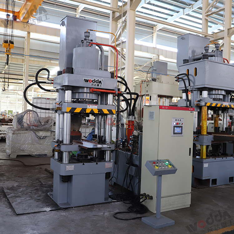 315噸四梁四柱液壓機(jī) 315噸四梁四柱液壓機(jī)