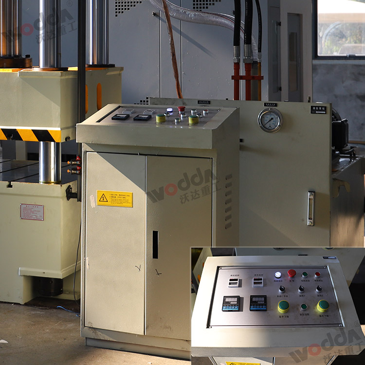 315噸四柱液壓機(電器柜) 315噸四柱液壓機(電器柜)