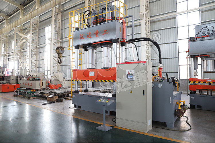 500噸雙缸四柱液壓機(jī) 500噸雙缸四柱液壓機(jī)