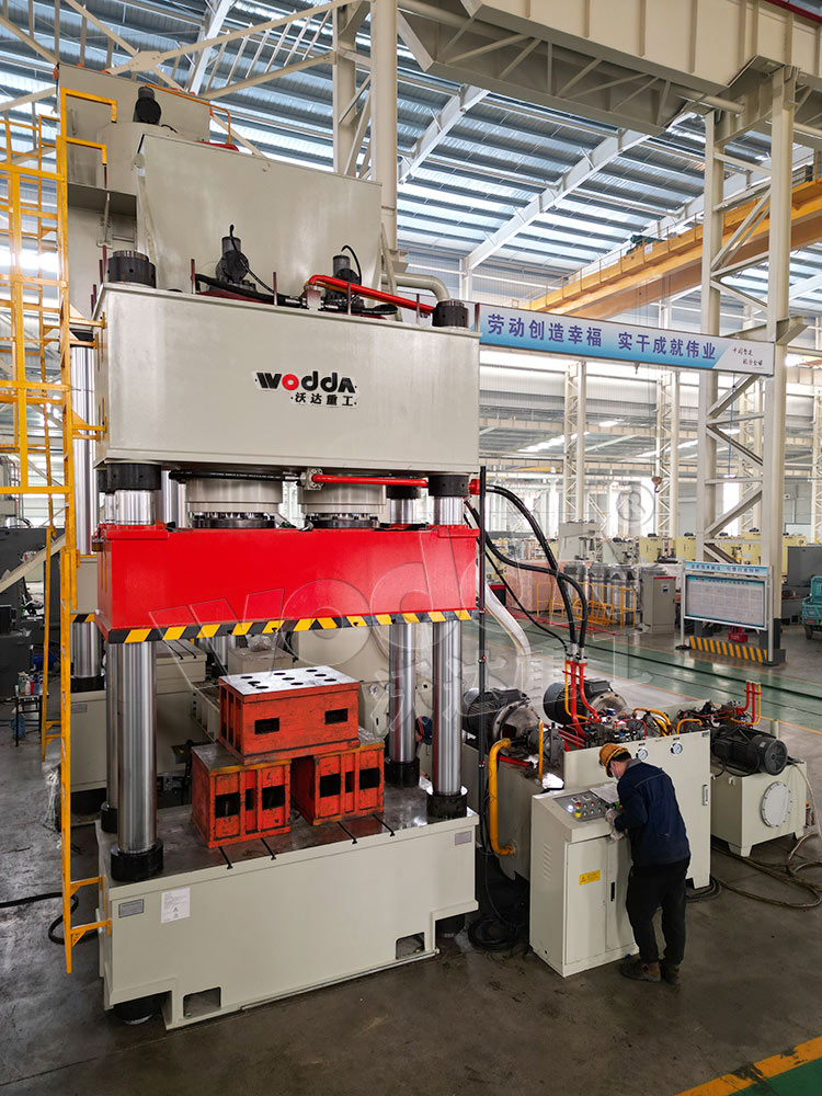 雙油缸液壓機(jī)試機(jī)車(chē)間 雙油缸液壓機(jī)試機(jī)車(chē)間