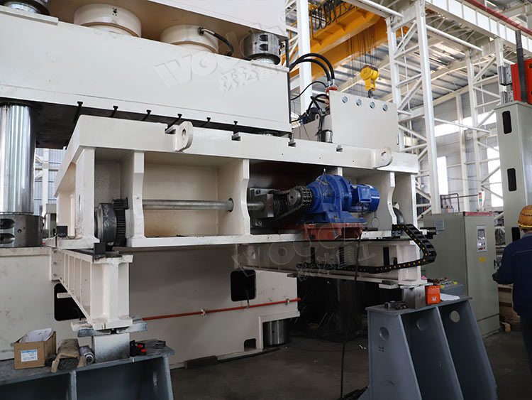 3000噸液壓機(jī)移動(dòng)工作臺(tái) 3000噸液壓機(jī)移動(dòng)工作臺(tái)