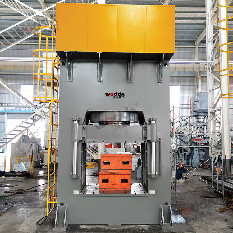 1800噸框架式植物纖維復(fù)合托盤模壓機(jī) 1800噸框架式植物纖維復(fù)合托盤模壓機(jī)