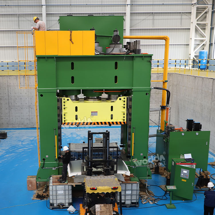 3000噸汽車液冷板成型液壓機.jpg 3000噸汽車液冷板成型液壓機.jpg