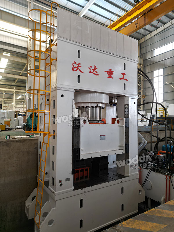 框架式2500噸液壓機 框架式2500噸液壓機